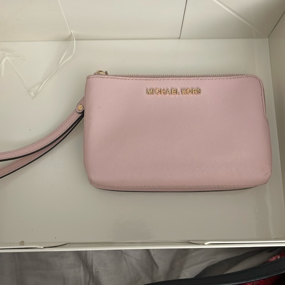 Michael kors wallet.